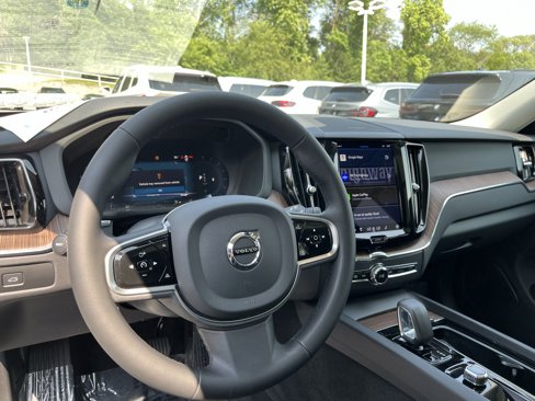 Used 2023 Volvo XC60 B5 Plus w/ Climate Package image 12