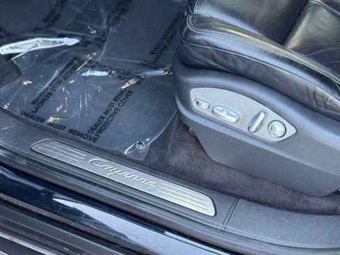 Used 2016 Porsche Cayenne image 19