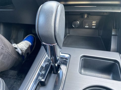 Used 2018 Subaru Outback 2.5i Limited image 16