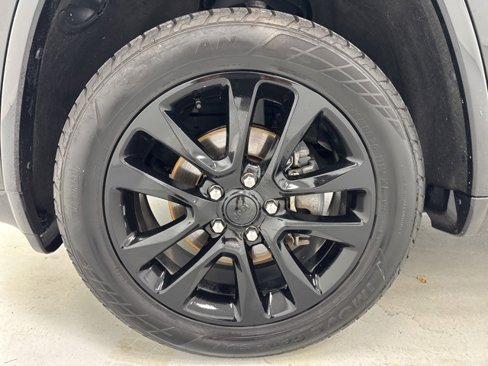 Used 2017 Jeep Grand Cherokee Altitude image 37