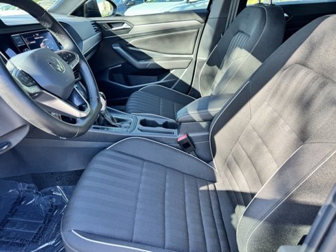 Certified 2023 Volkswagen Jetta Sport image 17