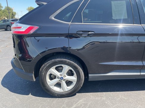 Used 2020 Ford Edge SE image 4