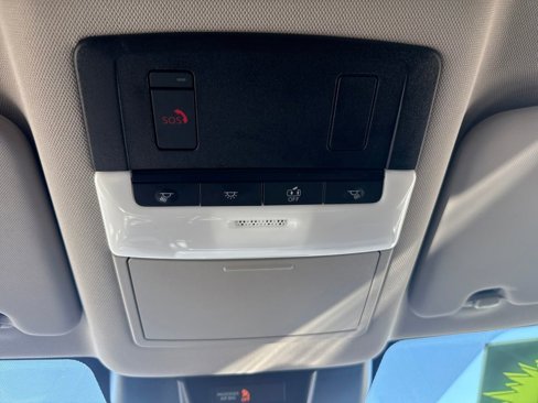 Used 2024 Nissan Rogue SV image 23