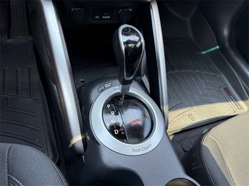 Used 2017 Hyundai Veloster Value Edition image 16