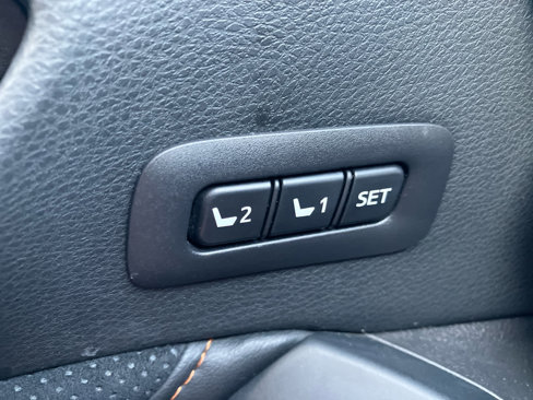 Used 2019 Toyota Avalon Touring image 12