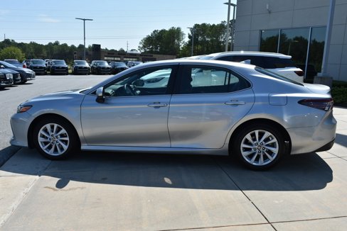 Used 2022 Toyota Camry LE image 8