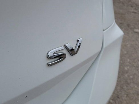 Used 2017 Nissan Rogue SV w/ SV Premium Package image 6