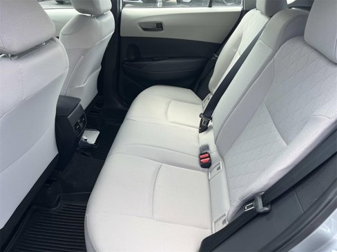Used 2025 Toyota Corolla Cross L image 17