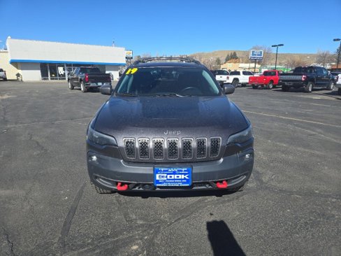 Used 2019 Jeep Cherokee Trailhawk image 2