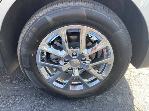 Used 2023 Chevrolet Equinox LT image 28
