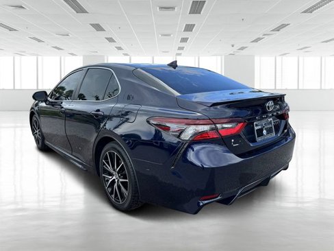 Used 2022 Toyota Camry SE image 5