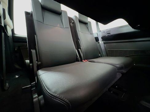 Used 2015 Land Rover LR4 HSE image 29