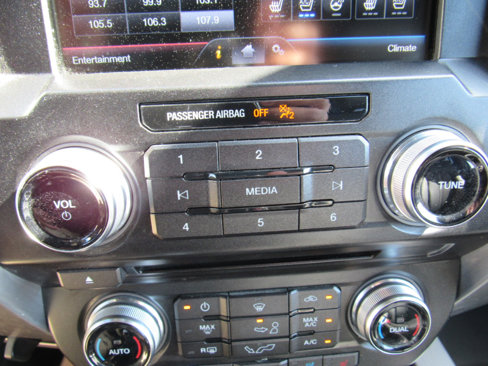 Used 2015 Ford F150 Platinum w/ Equipment Group 701A Luxury image 19