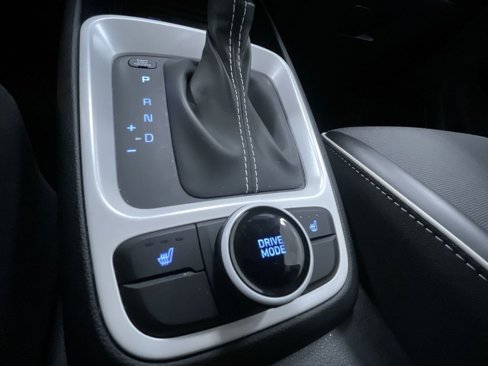 Used 2022 Hyundai Venue Limited image 13