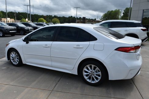 Used 2022 Toyota Corolla LE w/ LE Convenience Package image 8