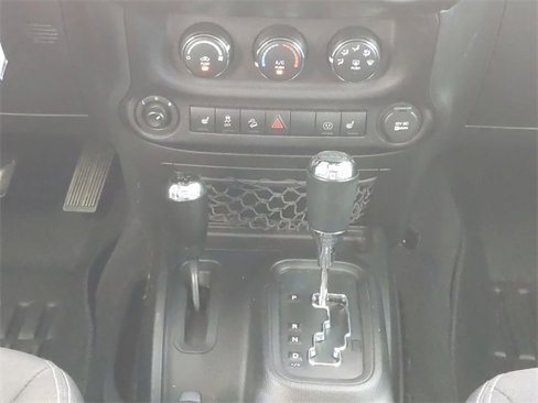 Used 2016 Jeep Wrangler Unlimited Sahara w/ Dual Top Group image 18