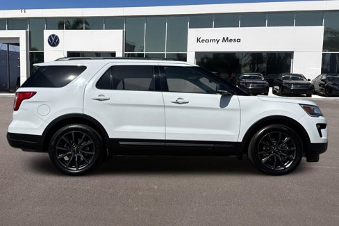 Used 2019 Ford Explorer XLT w/ Equipment Group 202A image 3
