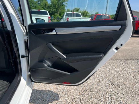 Used 2013 Volkswagen Passat Wolfsburg Edition image 18