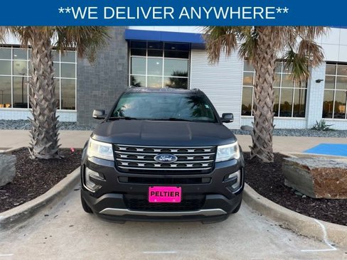 Used 2017 Ford Explorer XLT w/ Equipment Group 202A image 2