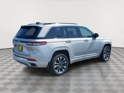 New 2023 Jeep Grand Cherokee Overland w/ Rear Seat Video Group I image 5