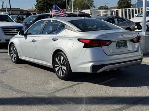 Used 2022 Nissan Altima 2.5 SV image 2
