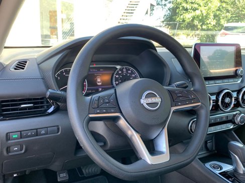 Used 2024 Nissan Sentra SV image 32