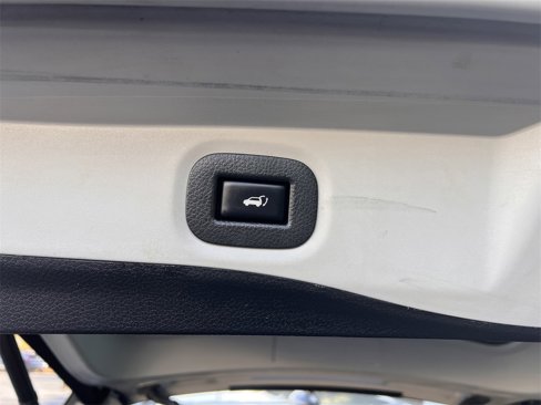 Used 2019 Nissan Rogue SL w/ Premium Package image 9