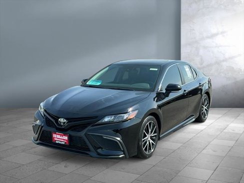 Certified 2022 Toyota Camry SE image 1