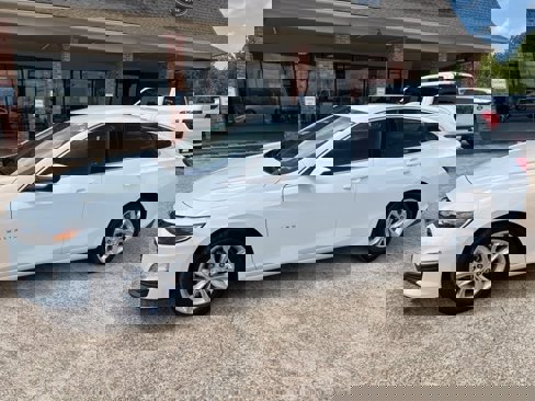 Used 2024 Chevrolet Malibu LT image 1