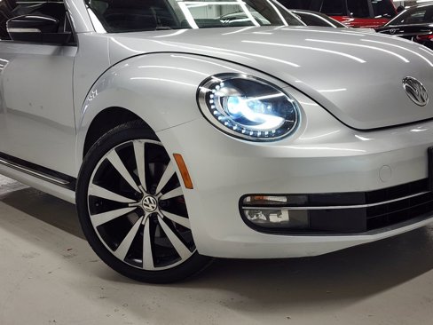 Used 2013 Volkswagen Beetle 2.0T image 32