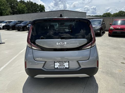 Used 2023 Kia Soul LX w/ LX Technology Package image 7