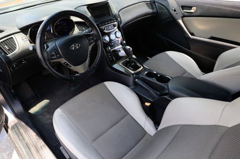 Used 2013 Hyundai Genesis 2.0T image 4