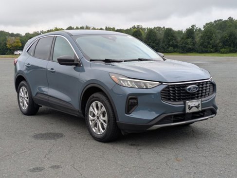Certified 2023 Ford Escape Active image 2