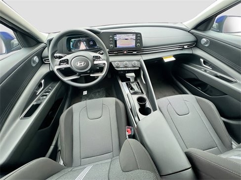 New 2025 Hyundai Elantra SE image 21
