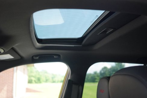 New 2024 Chevrolet Trax RS w/ Sunroof Package image 25