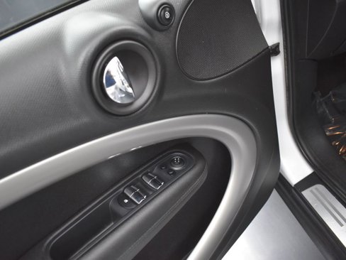 Used 2014 MINI Cooper Countryman image 9