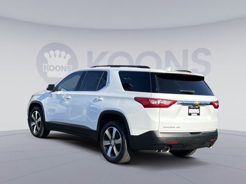 Used 2019 Chevrolet Traverse LT w/ LT Premium Package image 4