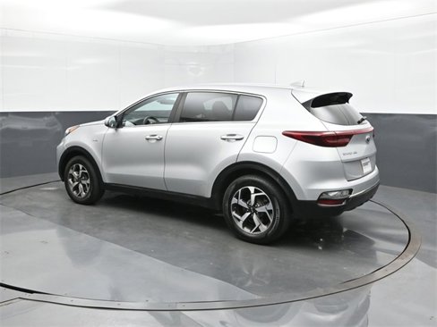 Used 2020 Kia Sportage LX image 5