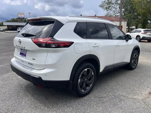 Used 2024 Nissan Rogue SV w/ SV Premium Package image 7
