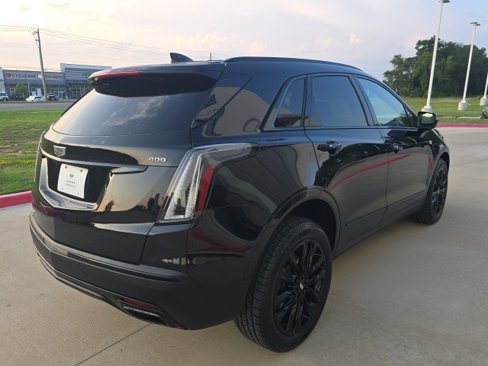 Used 2021 Cadillac XT5 Sportv w/ LPO, ONYX Package image 5