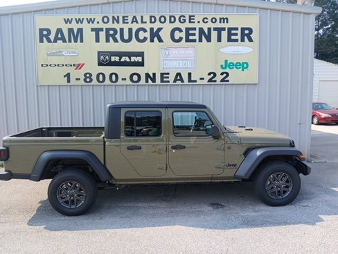 New 2025 Jeep Gladiator Sport image 2