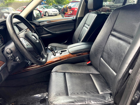 Used 2011 BMW X5 xDrive50i image 15