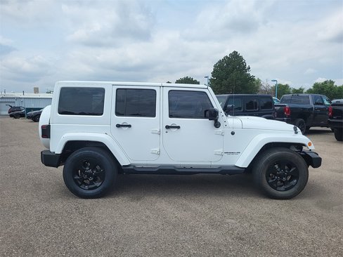 Used 2015 Jeep Wrangler Unlimited Sahara image 2