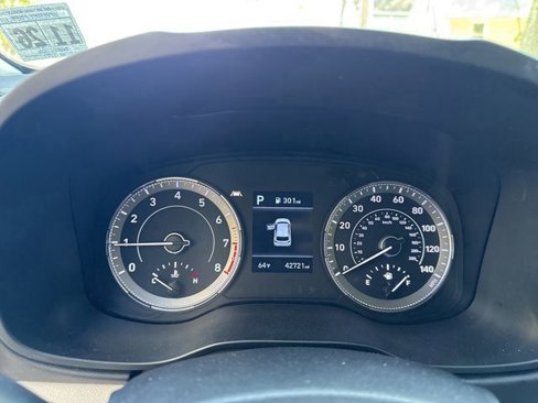 Certified 2022 Hyundai Venue SEL image 22