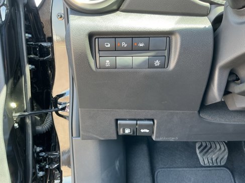 New 2025 Nissan Versa S w/ Trunk Package image 18