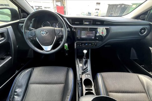 Used 2018 Toyota Corolla LE image 14