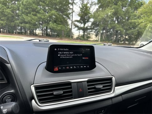 Used 2018 MAZDA MAZDA3 Touring image 16