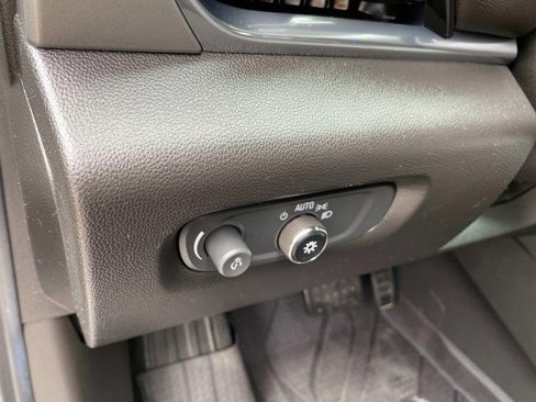 Used 2020 Chevrolet Traverse LS image 28