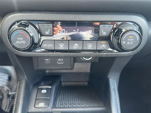 Used 2023 Nissan Kicks SR w/ SR Premium Package image 17