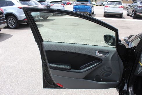 Used 2018 Kia Forte LX w/ LX Popular Package image 8